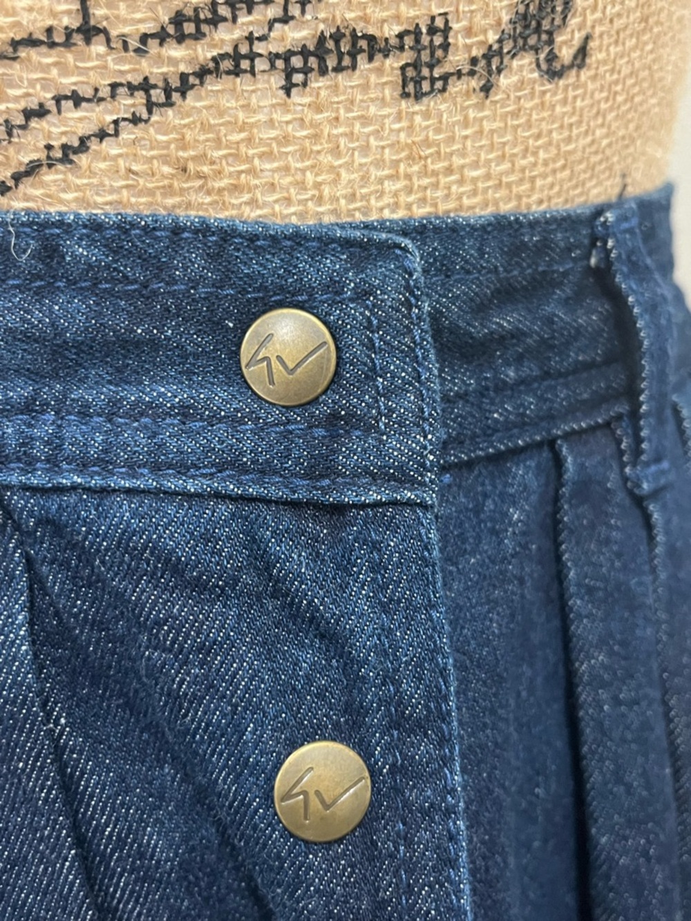 Vintage 80s Gloria Vanderbilt Dark Washed Denim Pleated Long Skirt Sz 8 Med - Picture 7 of 12